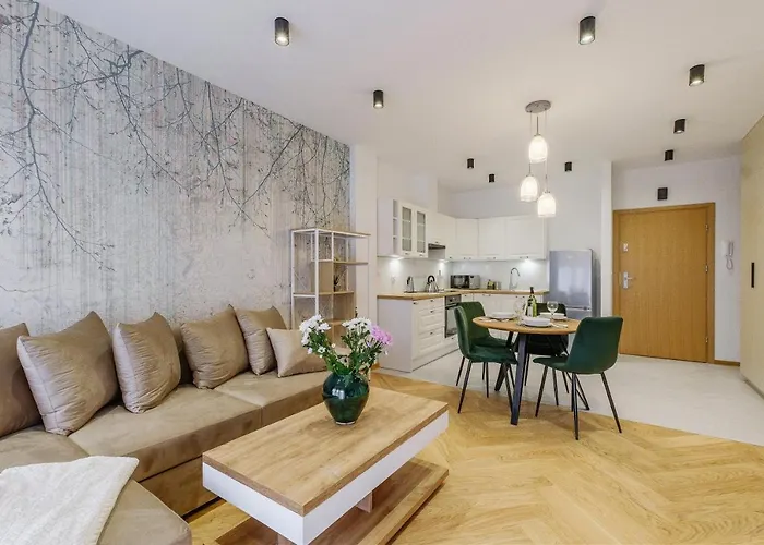 Apartament Kornwalia Z Klimatyzacja W Centrum, Z Zadaszonym Parkingiem - Izby Podhalanskie Nowy Targ, Polonia