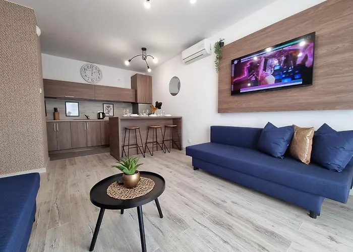 Q Apart Enter- 2 Pokojowy Klimatyzowany Przy Manufakturze Z Garażem Gratis