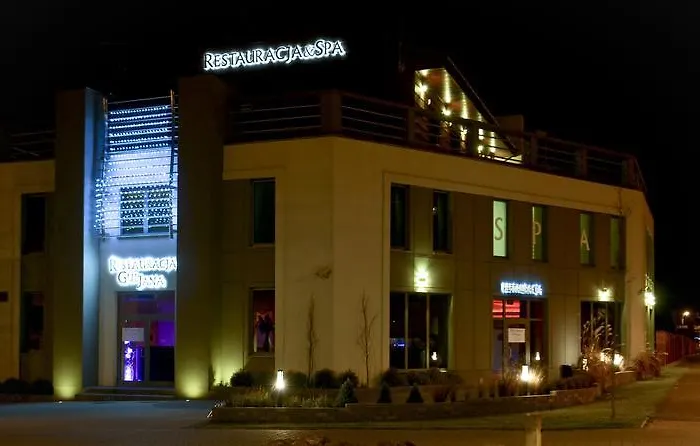 Metropolispa Пйотркув-Трибунальський, Польща