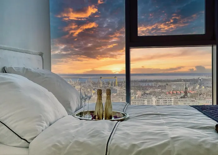 White Sky 20 Hanza Tower- Free Parking