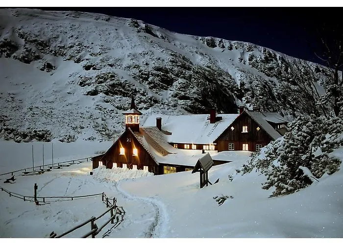 Schronisko Pttk Samotnia Hostel Karpacz, Polska