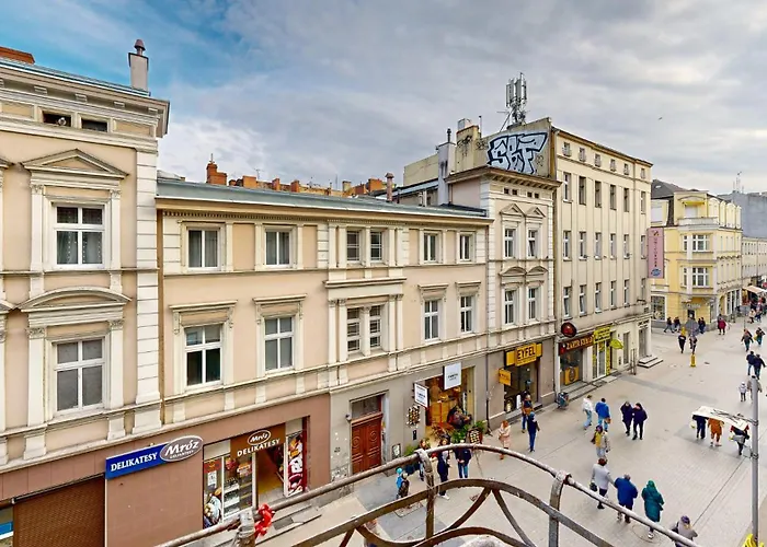 roomspoznan pl - Apartamenty i Pokoje Półwiejska 20 - 24h self check-in