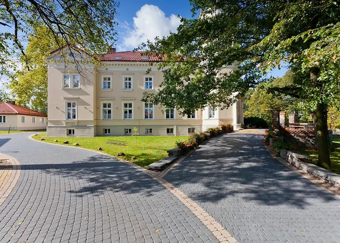 Pałac Pawłowice Gorz, Polska