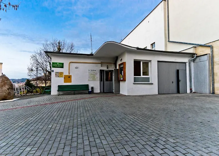 Noclegi Podzamcze Pttk