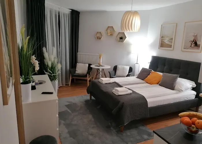 PINEA Apartament z widokiem na morze z basenem i SPA przy plaży