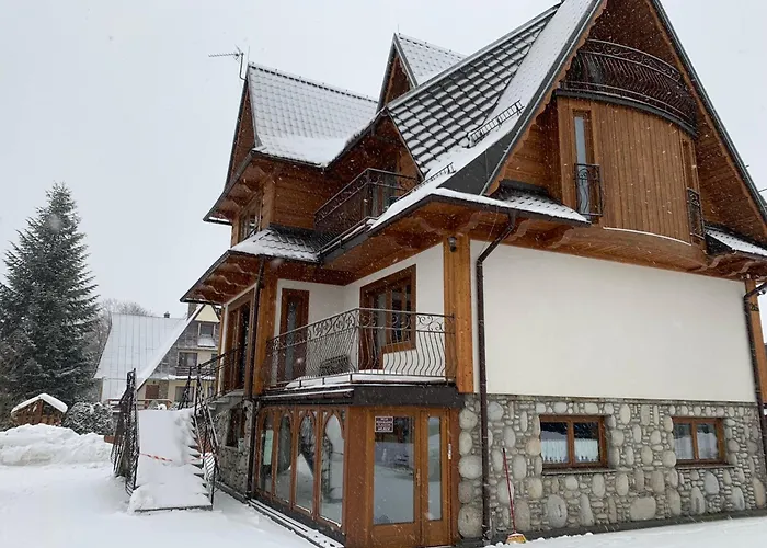 Willa Podhalanka Jacuzzi&sauna - drewniany dom dla 20 osób