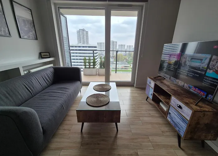 APARTAMENT WŚRÓD 1000cy ŚWIATEŁ - z parkingiem w hali garażowej- duży balkon - piekny widok nocą na panoramę Tysiaclecia