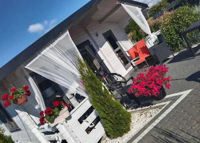 LA MER USTKA Z Własnymi Ogródkami- Balia Z Jacuzzi, sauna, rowery