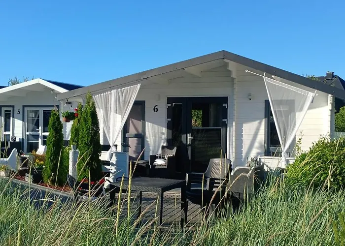 Domki LA MER USTKA z własnymi ogródkami- Balia z jacuzzi ,sauna ,rowery, klimatyzacja, Polska