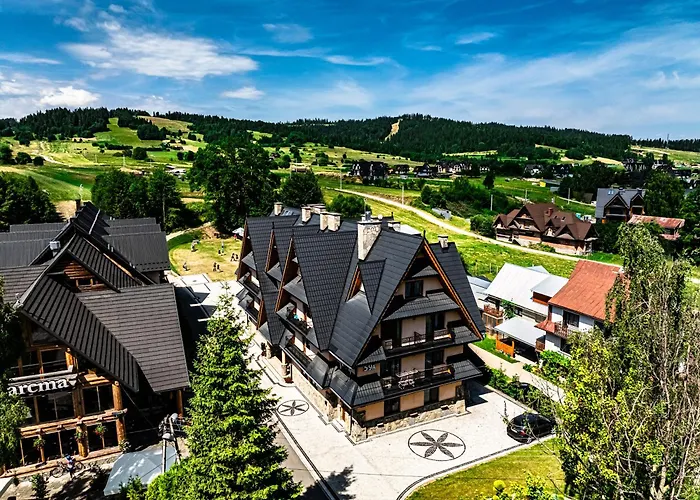 Pod Tatrami 2 - duży parking, świetna lokalizacja - obok restauracji