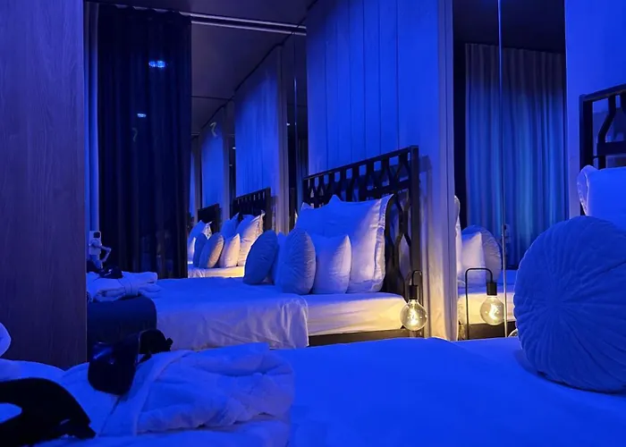 BDSM SWING KLIMA Apartamenty Lustra super wygodne łóżko , huśtawka ,dla dorosłych ADULTS ONLY Łódź, Polska