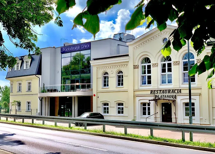 Nadodrzański Dwór