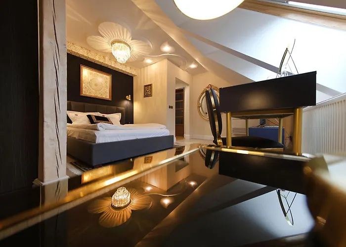 Hotel Ярослав, Польща