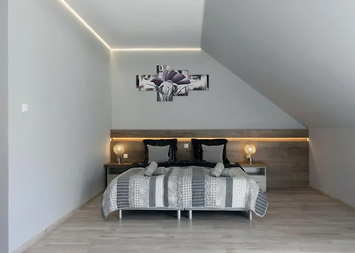 Villa Bryza Mechelinki, Polska
