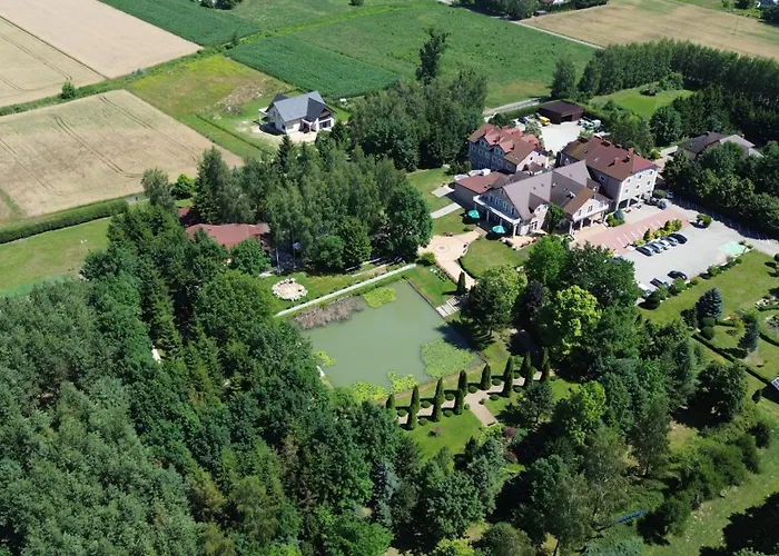 Hotel Chabrowy Dworek