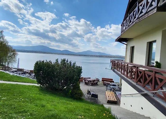 O.W. LAZUR nad jeziorem
