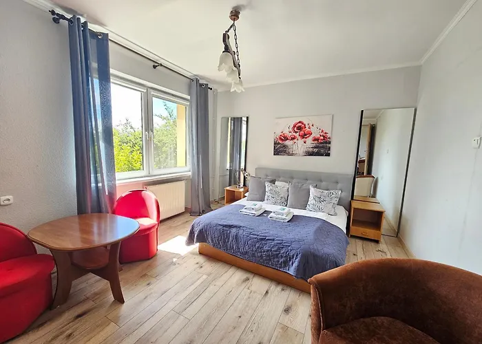 Dom Gościnny Marta - pokoje, apartamenty, domki Krynica Morska, Polska