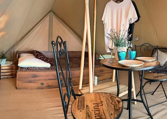 Slowly Glamping Osada Nad Woda