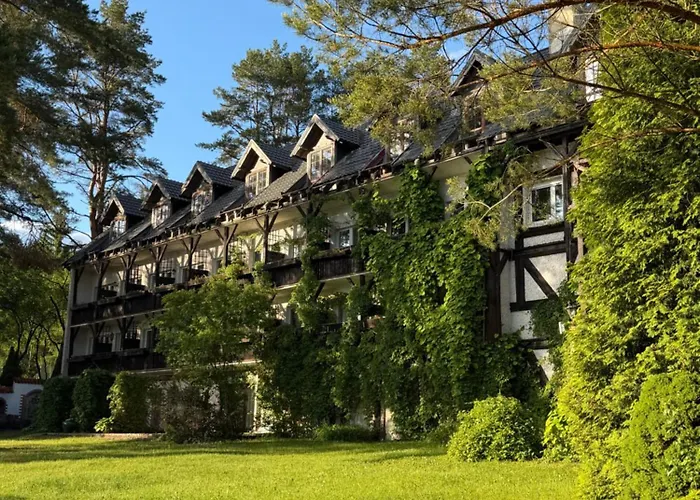 Hotel oraz domy - Kanu Club