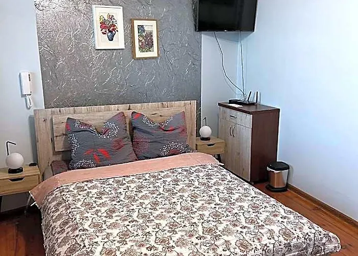 Jedności Hostel
