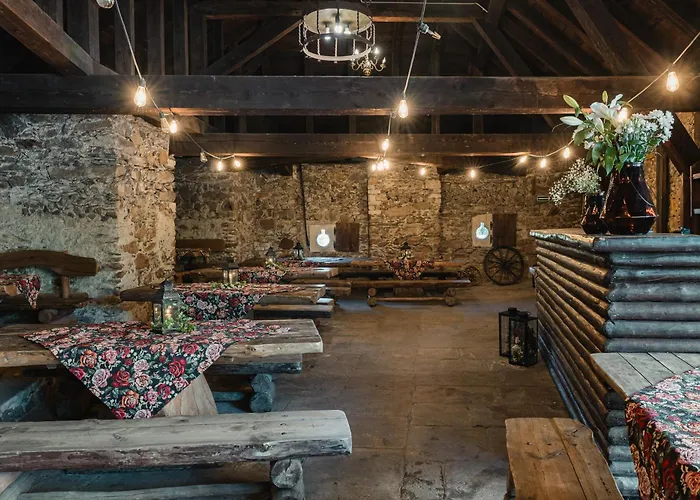 Aparthotel Zamek Czocha Leśna, Polonia