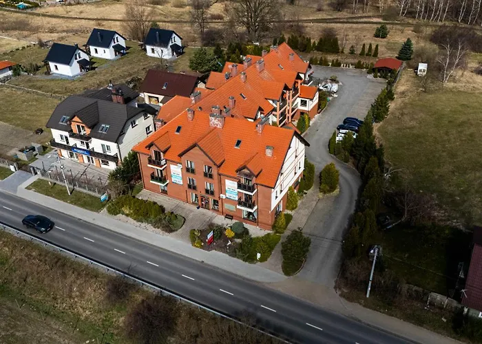 Lazurowy Dwór - Apartamenty Oraz Pokoje Z Basenem I Parkingiem