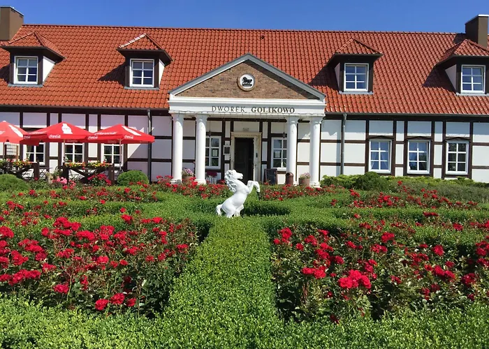 Dworek Golikowo Sławno, Polska