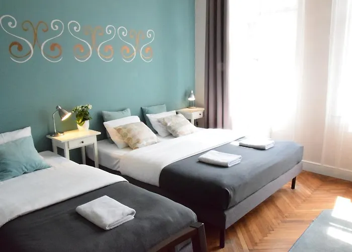Blooms Inn - City Center Poznan By Friendly Apartments, Polska