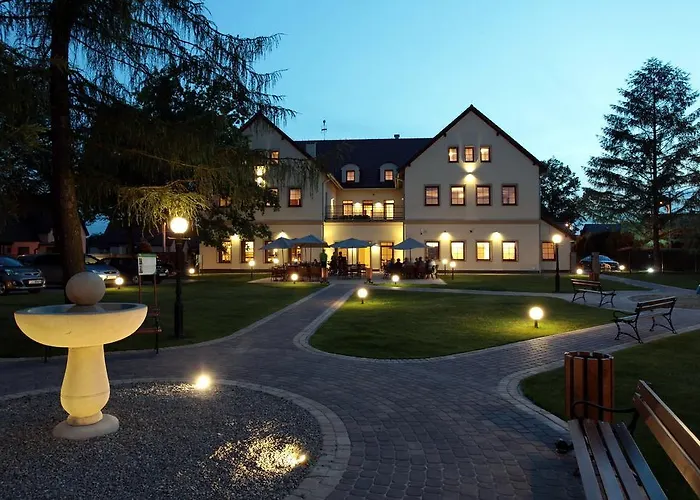 Hotel Modrzewiowy Dwór