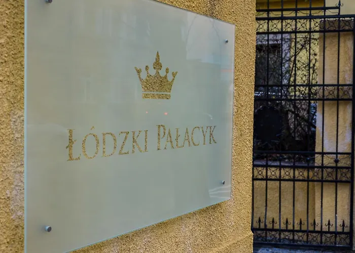 Lodzki Palacyk - Pokoje Hostelowe