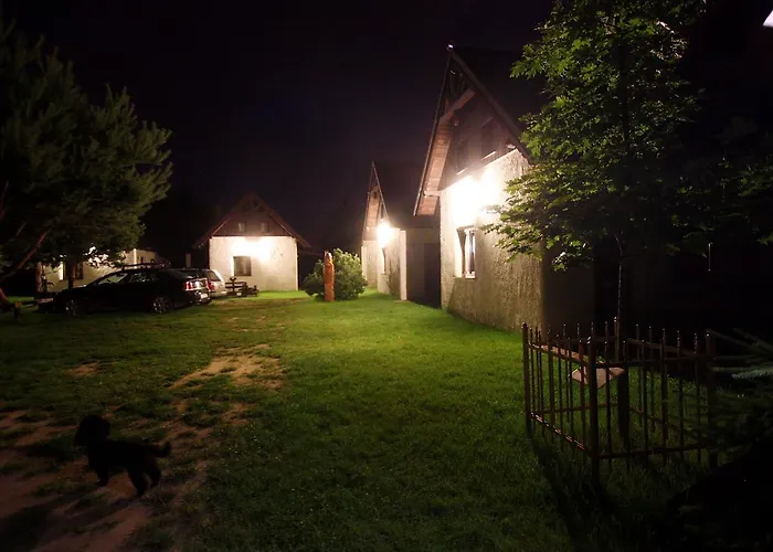 Osada Pod Czerwonym Dębem