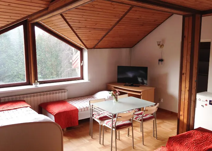 Green Country Hostel