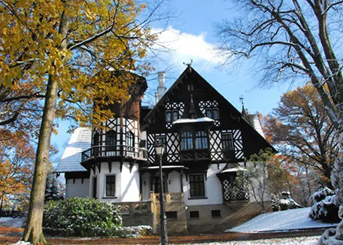 Hotel Noma Residence Zameczek Mysliwski Promnice Kobior, Polska