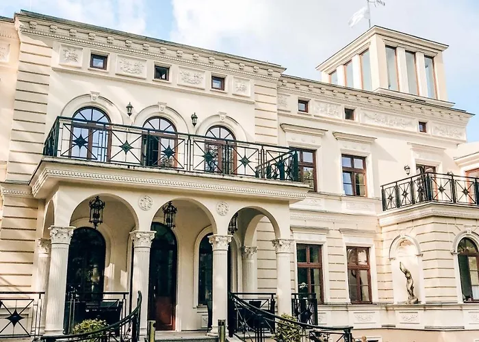 Pałac Wierzbiczany Gniewkowo, Polska