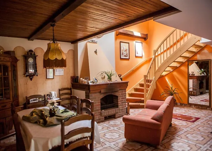 Hotel Poziomka Kujan, Polska